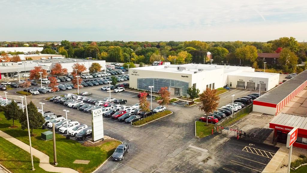 Dealership gallery photo 1